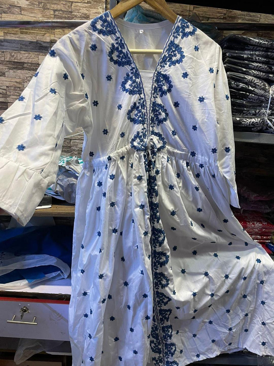 🌿 Shez Collection – Embroidered Linen Kurta (White)* 🌿