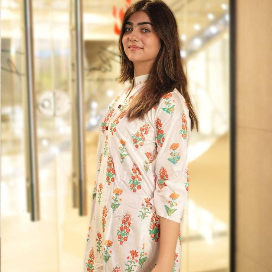 White Lawn 2-Piece Suit – Classic Elegance for Every Day!