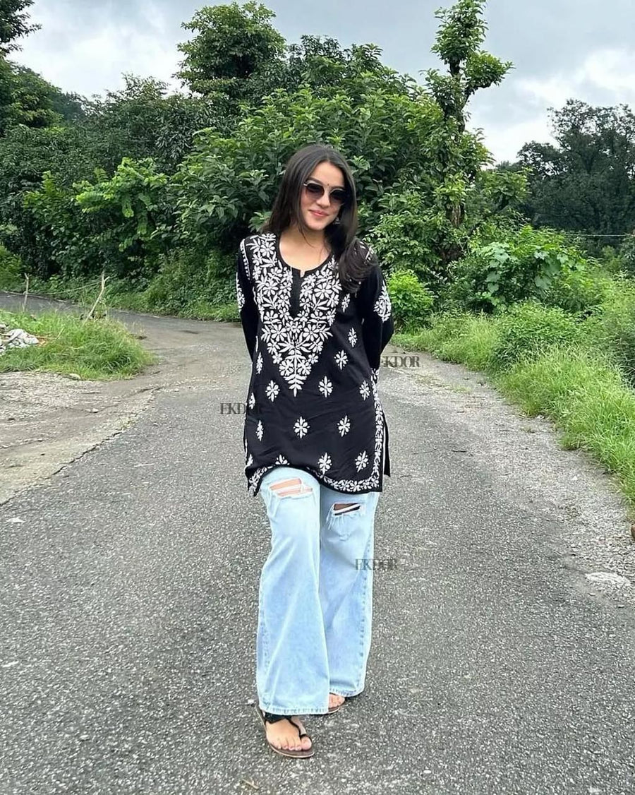 ✨ Shez Collection – Elegant Embroidered Linen Kurta ✨